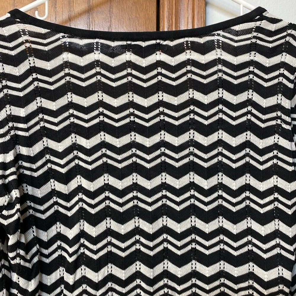 INC UEC Womens Size Large Black White Chevron Stripe Sweater Scoop Neck Bell Slv - Picture 9 of 10